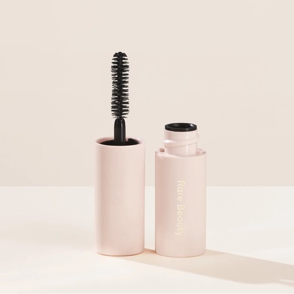 Rare Beauty by Selena Gomez Perfect Strokes Mascara Black Mini 8ml - Picture 1 of 6